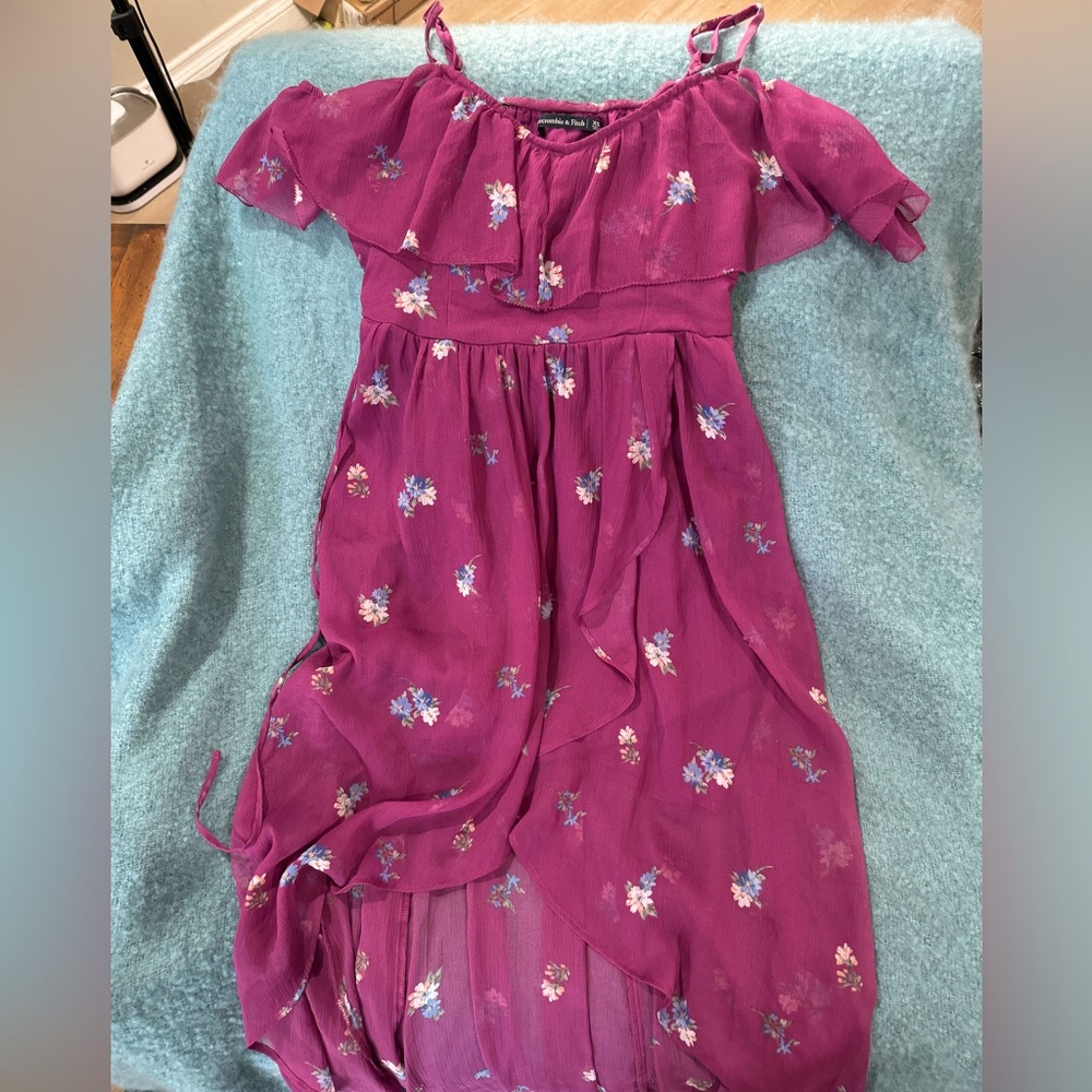 Romantic off-shoulder Purple floral light Abercrombie & Fitch - Size XS dress.
